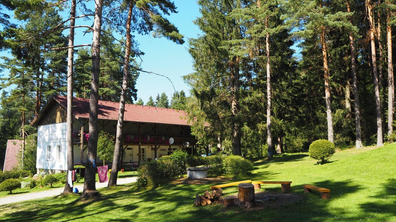 Hotel Lojzovy Paseky à Frymburk Extérieur photo